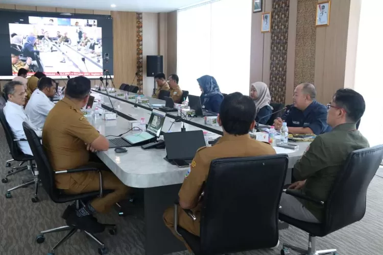 Rapat Koordinasi Pemutakhiran DTSEN Lintas Sektor di Wilayah Provinsi Jawa Barat oleh Disdukcapil Jawa Barat (jabarprov.go.id)