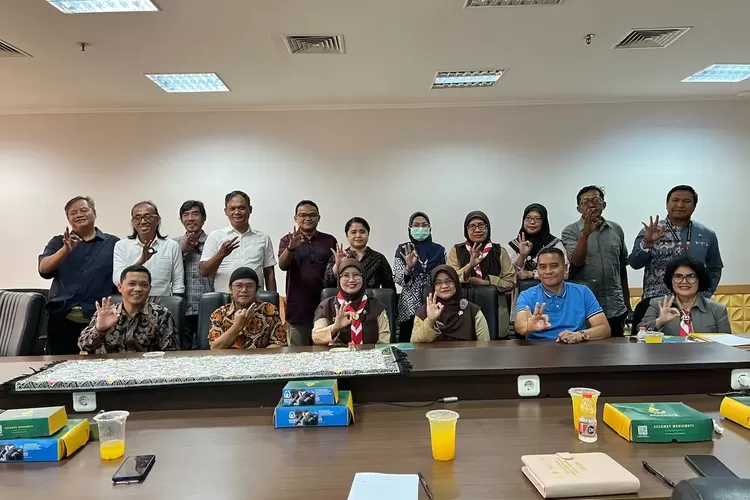 Para peserta kegiatan Katalis Sinergi Komunitas dan Pemerintah dalam Mendorong Implementasi Kontrak Sosial sebagai Model Tata Kelola Kolaboratif Penanggulangan HIV/AIDS di Aula Dinkes Kota Depok, Jumat (14/11). (DOKUMEN PEMKOT DEPOK)