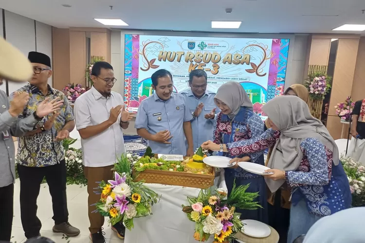 Peluncuran layanan Bank Darah Rumah Sakit (BDRS) dan layanan Hemodialisa, pada puncak perayaan Hari Ulang Tahun (HUT) ke-3, Selasa (18/11). (ANDIKA EKA/RADAR DEPOK)