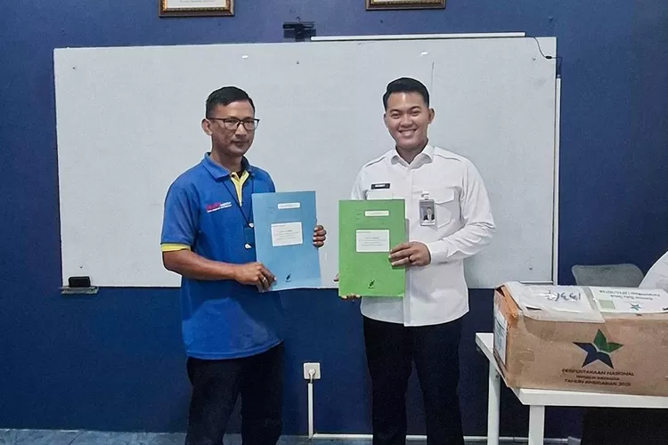 Lapas Cibinong menerima bantuan ratusan buku dari Perpusnas RI, Kamis (20/11). (Lapas Cibinong)