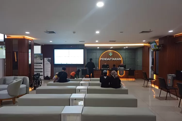 Suasana pelayanan di RSUD ASA Kota Depok, yang terletak di Kelurahan Cimpaen, Kecamatan Tapos.  (ANDIKA EKA/RADAR DEPOK)