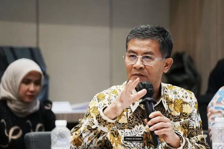 Wakil Gubernur Jawa Barat Erwan Setiawan pada Presentasi Uji Publik Monitoring dan Evaluasi (Monev) Keterbukaan Informasi Publik 2025 (jabarprov.go.id)