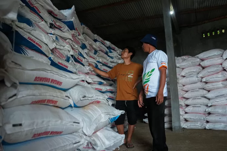 Kelompok petani menyambut baik kebijakan Presiden Prabowo Subianto menurunkan harga pupuk sebesar 20 persen.