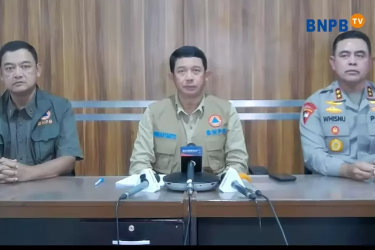 Konferensi pers ungkap korban akibat bencana banjir dan tanah longsor di Aceh, Sumatera Utara dan Sumatera Barat (Tangkapan layar Youtube BNPB Indonesia)