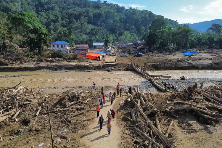 Potret kondisi bencana banjir bandang di Sumatera.  (Jiddan/Metropolitan)