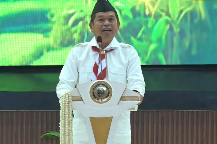 Gubernur Jawa Barat, Dedi Mulyadi saat berikan pidato di Puncak Peringatan Hari Guru Nasional 2024 tingkat Provinsi Jawa Barat (Tangkapan layar Youtube Humas Jabar)