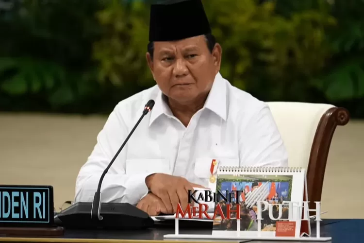 Presiden RI, Prabowo Subianto dalam dalam Sidang Kabinet (Tangkapan layar Youtube Sekretariat Presiden)