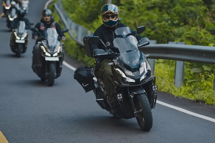 Pentingnya batasan  penggunaan box motor agar berkendara tetap aman dan nyaman