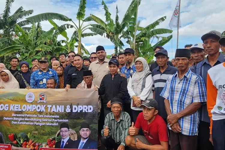 Pemuda Tani Kota Bogor menggelar Dialog Kelompok Tani bersama DPRD Kota Bogor, di RW11, Kelurahan Mulyaharja, Kecamatan Bogor Selatan, Kamis (18/12). ( ist)
