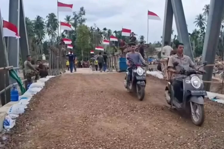 Jembatan Bailey Teupin Reudeup&ndash;Awe Geutah resmi beroperasi dan bisa dilintasi masyarakat (Instagram/@bnpb_indonesia)