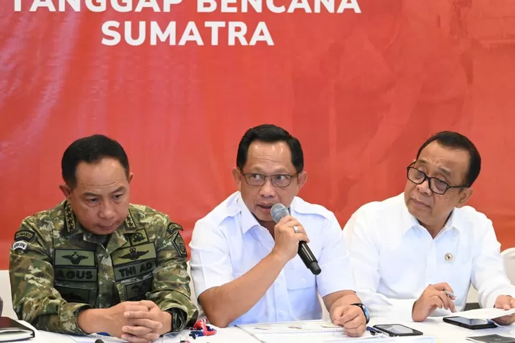 Menteri Dalam Negeri Tito Karnavian ungkap pemerintah berikan bantuan dana, administrasi gratis dan hunian untuk korban terdampak bencan (setneg.go.id)