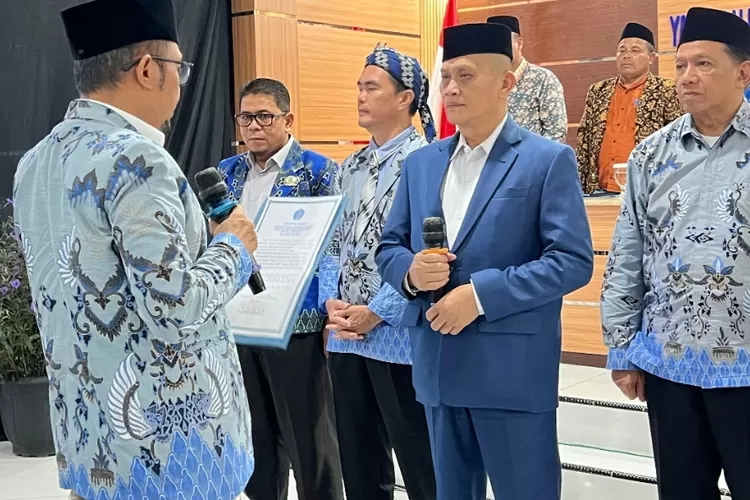 Usep Nukliri saat dikukuhkan sebagai Ketua BMPS Kabupaten Bogor pada Sabtu, 20 Desember 2025.