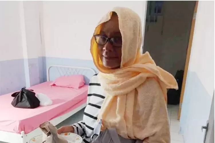 &nbsp;Rosmini, emak-emak pengemis yang viral maksa meminta sedekah, dibawa ke Pusat Kesehatan Jiwa Nasional (PKJN) Rumah Sakit Jiwa Marzoeki Mahdi (RSMM) Bogor