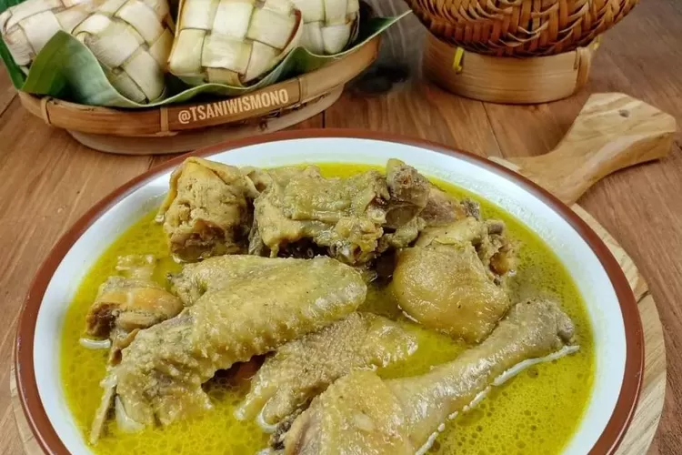 Opor Ayam Kampung (Kumpulan Resep Masakan)