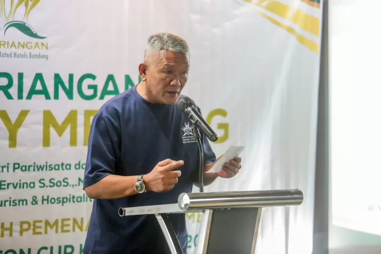 Penjabat Wali Kota Bandung, Bambang Tirtoyuliono, mendorong jajaran OPD Pemkot Bandung berkolaborasi dengan seluruh insan pariwisata untuk mengeluarkan ide-ide terbaiknya.