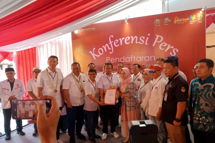 Pasangan HD Mendaftar sebagai Kontestan Pilkada Kota Bandung (Ariesmen Fokussatu.id)