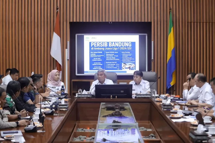 Wali Kota Bandung Muhammad Farhan bersiap menyambut Persib Juara 2024/2025