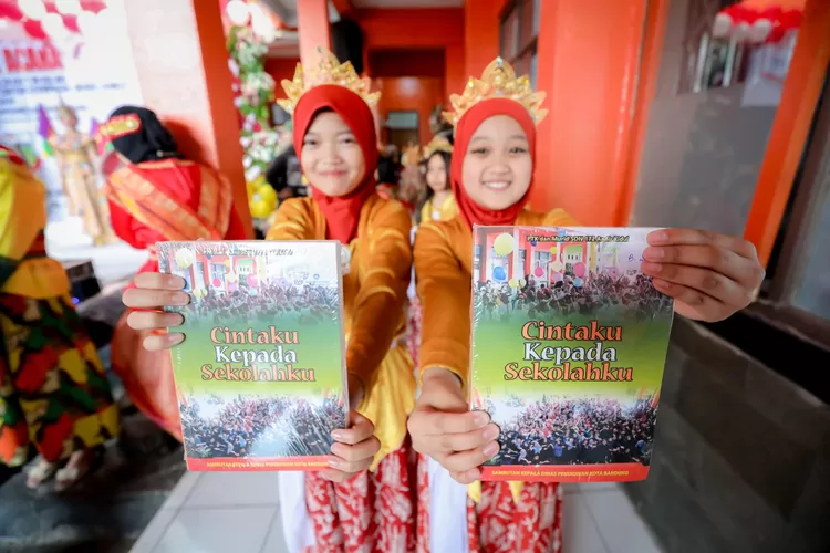 Buku Cintaku Kepada Sekolahku