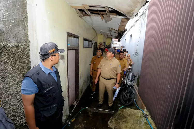 Wali Kota Bandung, Muhammad Farhan sidak rumah kos di Bandung.