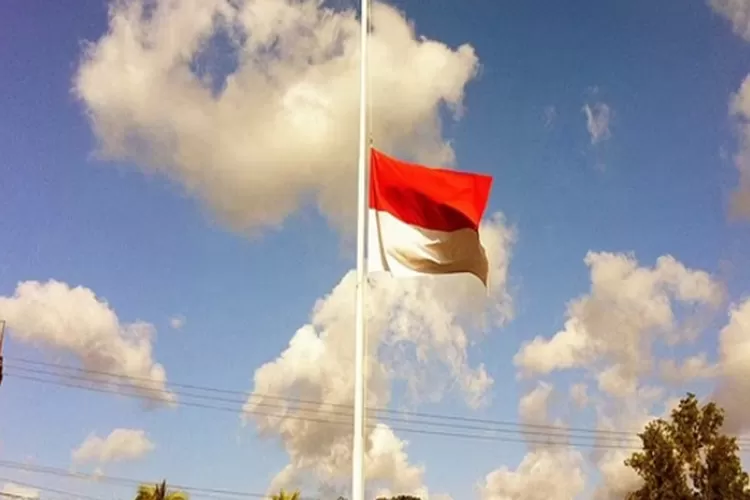 Ini Makna Bendera Setengah Tiang Yang Diimbau Kemendikbudristek Di ...