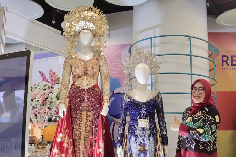 Pj Ketua TP PKK Kota Bekasi Yolla Kusuma Gani membuka Bekasi Wedding Fair 2023. (Pemkot Bekasi)