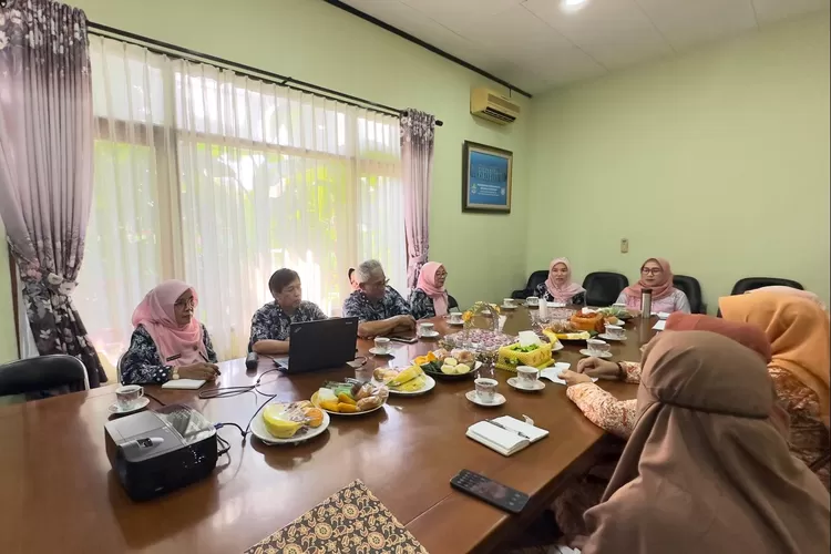 PKK Kota Solok bertemu Pj Ketua TP PKK Kota Bekasi Yolla Kusuma. (Pemkot Bekasi)