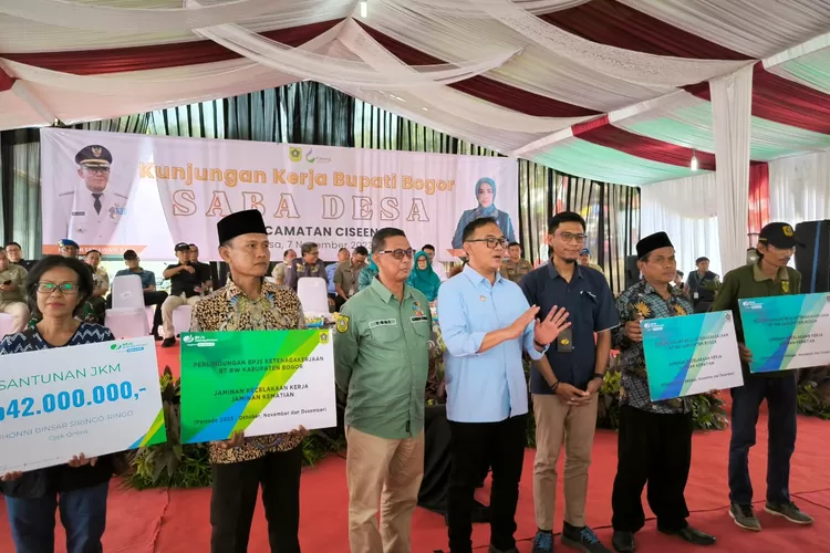 BPJS Ketenagakerjaan Bogor serahkan santunan kematian buat ahli waris driver ojol. (BPJS Ketenagakerjaan)