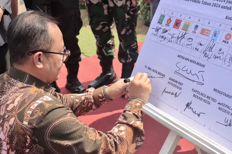 Pj Wali Kota Bekasi Gani Muhamad dalam Kirab Pemilu 2024. (Pemkot Bekasi)