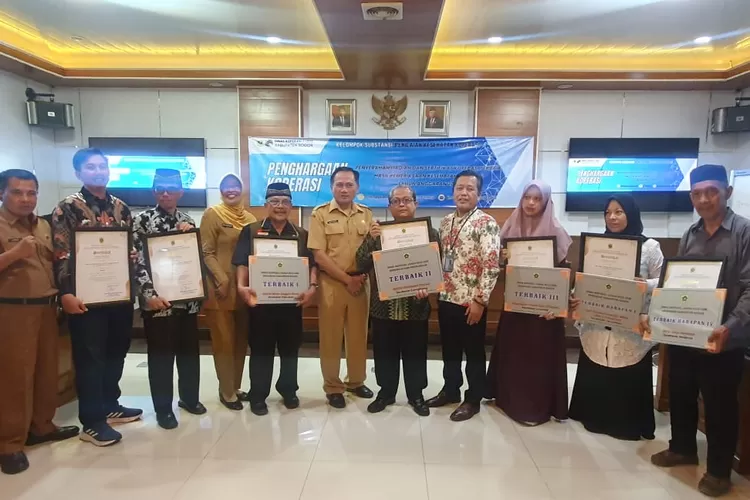 Dinas Koperasi dan UMKM Kabupaten Bogor mengumumkan tujuh koperasi sehat pada 2023. (Foto: Devina)