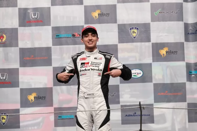 Mahasiswa FT UI Muhammad Aqsha Aufarahim Amato Rudolph kembali memperoleh juara pada kompetisi Indonesia Sentul Series of Motorsport (ISSOM) 2023.    (Dok UI)