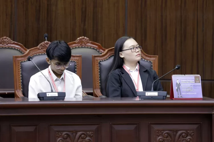 Permohonan yang diajukan Brahma Aryana dalam Putusan Nomor 141/PUU-XXI/2023 aturan mengenai batas usia calon presiden dan wakil presiden sebagaimana diatur dalam Pasal 169 huruf q Undang-Undang Nomor 7 Tahun 2017 tentang Pemilihan Umum (UU Pemilu).  (Foto Humas MK/Fauzan)