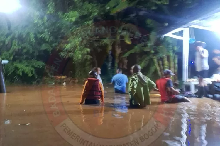 Dilanda Hujan Deras Berhari-hari, Ratusan Rumah Di Gunungputri Terendam ...