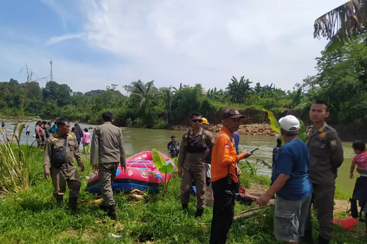 Warga Leuwiliang ditemukan tewas tenggelam di Sungai Cianten. (Ade/Metropolitan)