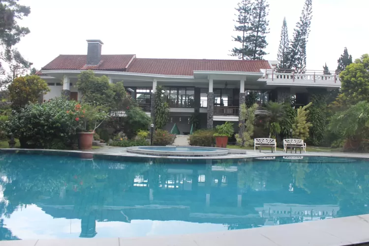 Puri Anandita Resort menjadi pilihan yang tepat bagi wisatawan yang mencari suasana sejuk dan ketenangan di kawasan Wisata Puncak Bogor.