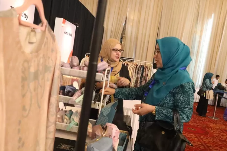 Pj Ketua TP PKK Kota Bekasi Yolla Kusuma (Pemkot Bekasi)