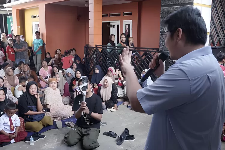 anggota DPR RI, Ravindra Airlangga bersama warga (dok pribadi)