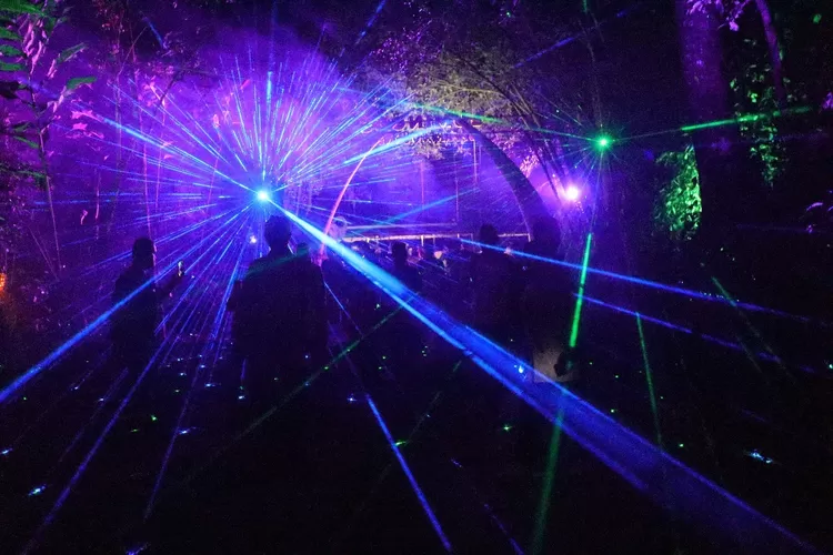  Luminous Safari Journey yang digelar Taman Safari Bogor menarik perhatian para wistawan yang datang ke Bogor.