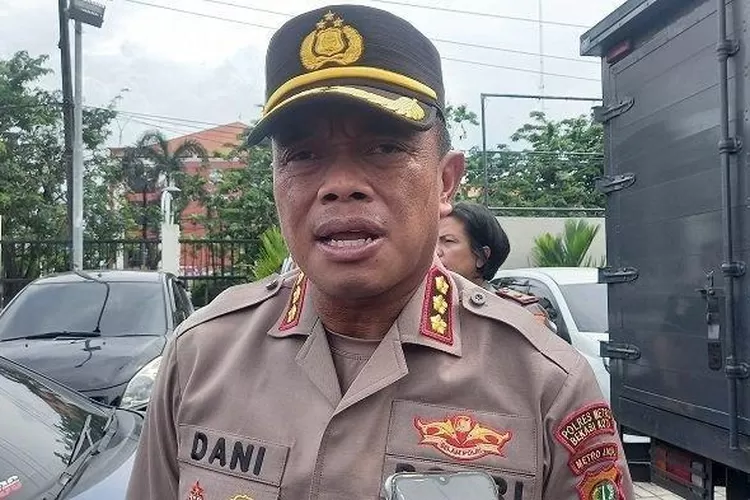 Kapolres Metro Bekasi Kota Kombes Pol Dani Hamdani menghimbau kepada masyarakat untuk tidak menyalakan petasan. (Dok Humas Polri)