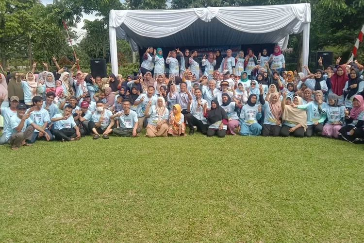 Kegaitan Sosialisasi Matahari 08 digelar di Desa Cibalung dengan tujuan sosialisasi program-program Prabowo-Gibran Pipres 2024.