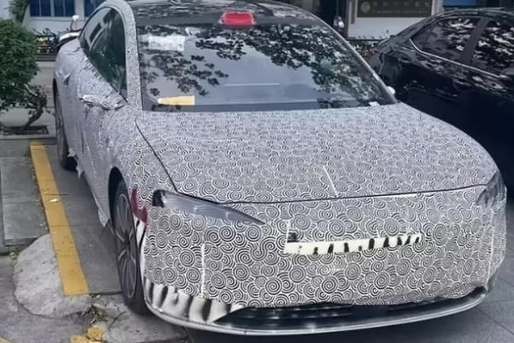 Mobil sedan listrik yang akan diproduksi oleh Huawei (Carnewschina) (suara.com)
