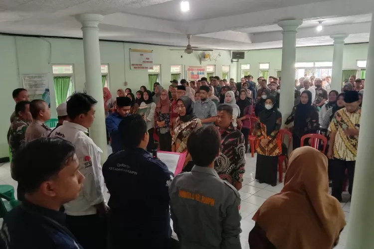 308 orang petugas Kelompok Penyelenggara Pemungutan Suara (KPPS) Desa Sukamulya Kecamatan Rumpin telah dilantik secara serentak pada Kamis 25 Januari 2024. (Foto: Nasir)
