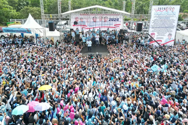 Capres 02 Prabowo Subianto kampanye Pemilu 2024 didepan warga Subang, Jawa Barat (TKN)