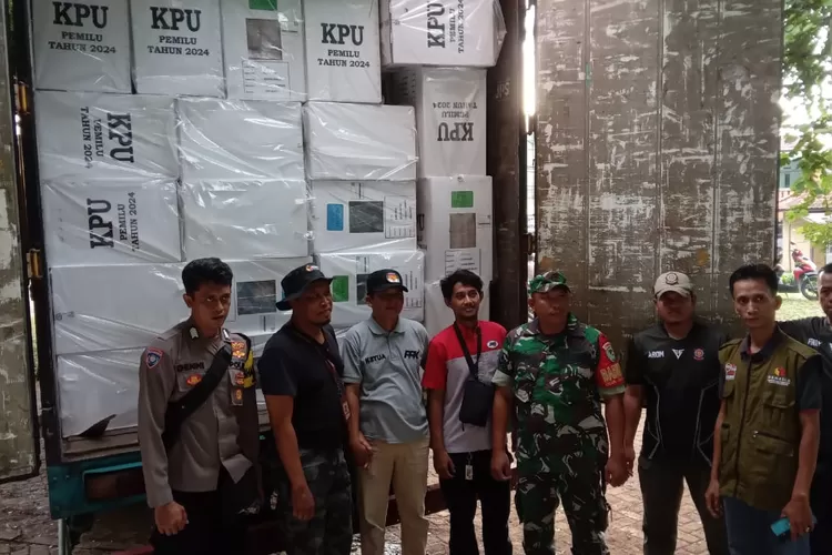 PPK Gunungsindur sudah menerima 1.565 Kotak Suara untuk Pemilu 2024 yang disimpan di GOM. (Foto: Nasir)