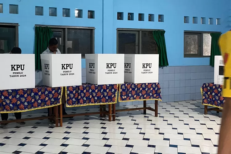 Ilustrasi suasana Pemilu 2024 di salah satu TPS di Kabupaten Bogor (Fadli/Metropolitan)