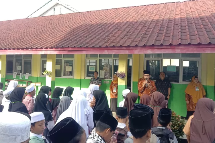 O2SN di Kecamatan Caringin (Anto/Metropolitan)