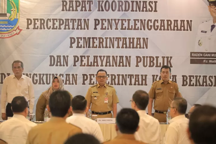 Pj Wali Kota Bekasi Gani Muhamad buka rakor pelayanan publik. (Pemkot Bekasi)