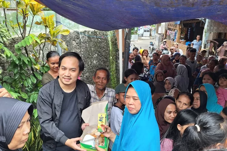 Tokoh muda Bogor Aji Jaya Bintara bersama Tim ProJaya melakukan simulasi program makan siang gratis dari Prabowo Gibran di Kota Bogor (dok pribadi)