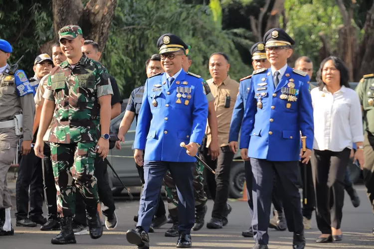 Pj Wali Kota Bekasi Gani Muhamad saat upacara HUT Pemadam Kebakaran. (Pemkot Bekasi)