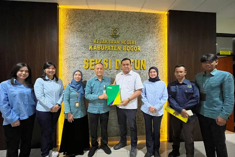 Untuk menangani puluhan perusahaan yang menuunggak iuran Rp3,1 miliar, BPJS Ketenagakerjaan Bogor Cileungsi menggandeng Kejaksaan (BPJS)