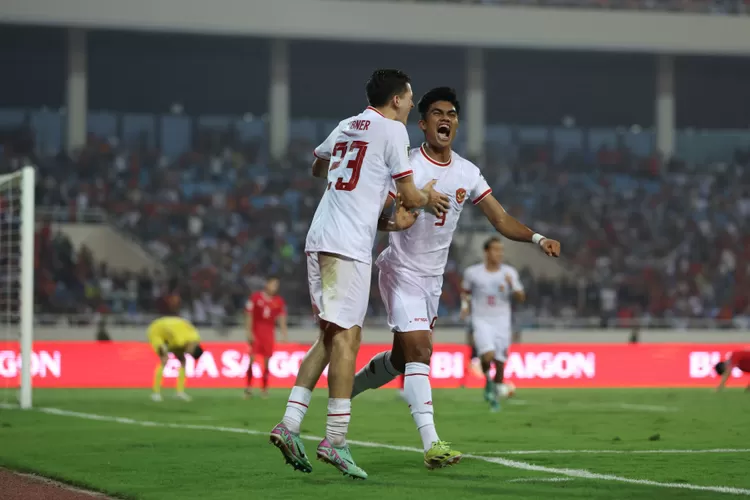 Timnas Indonesia sukses meraih kemenangan sekaligus mempermalukan tuan rumah Vietnam dengan skor 3-0 di Stadion My Dinh, Hanoi, Selasa (26/3) dalam lanjutan Kualifikasi Piala Dunia 2026 babak kedua grup F zona Asia. (PSSI )